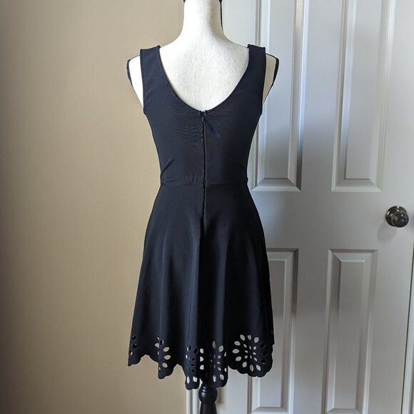 Mystic for Just Fab black v-neck dress with cut out trim - Picture 5 of 9